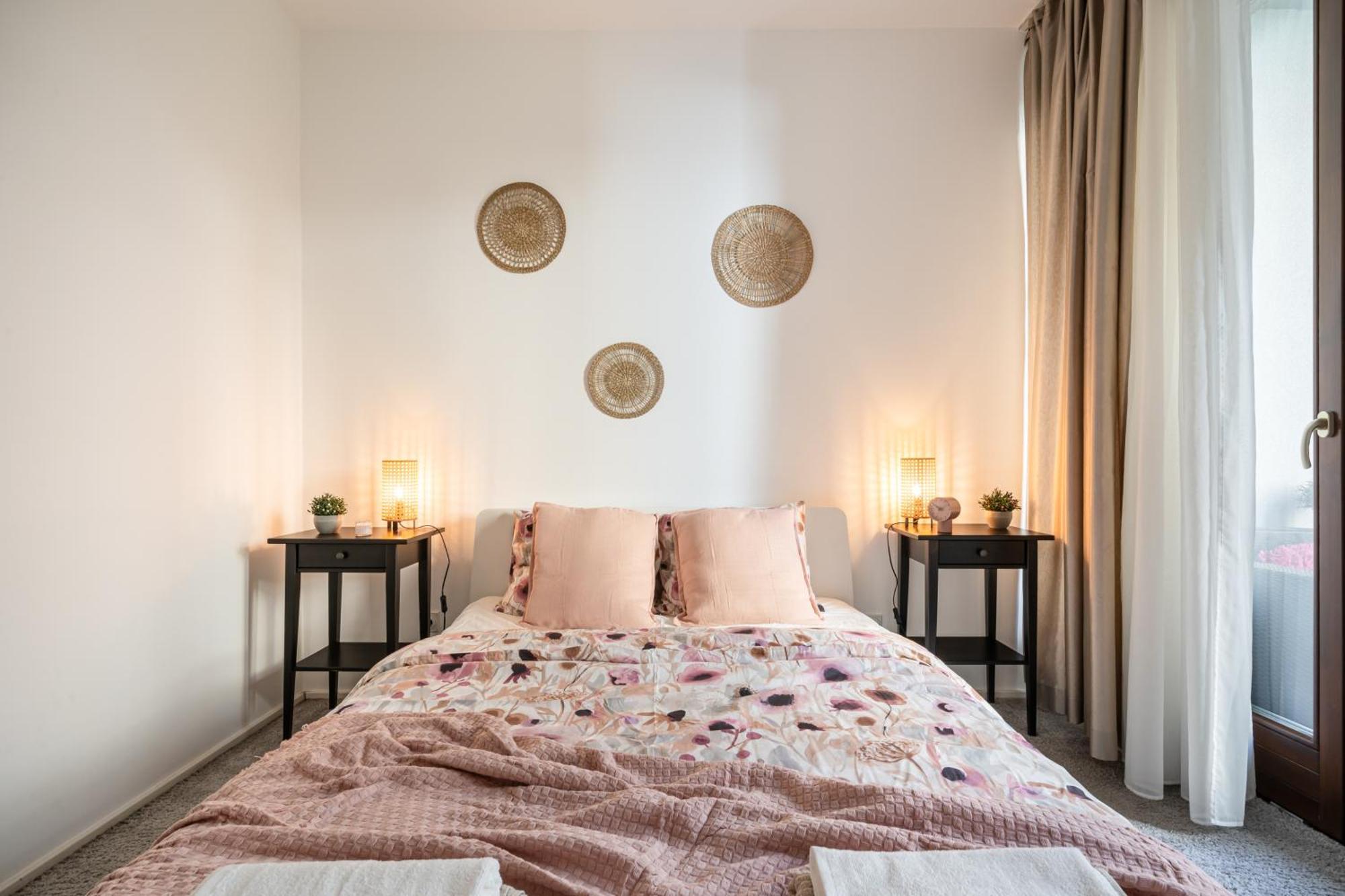 Home Of Serenity - 2 Bdr, Free Parking And Terrace Budapesta Exterior foto