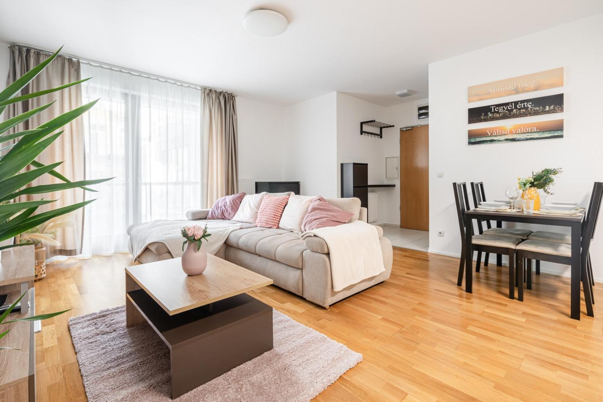 Home Of Serenity - 2 Bdr, Free Parking And Terrace Budapesta Exterior foto