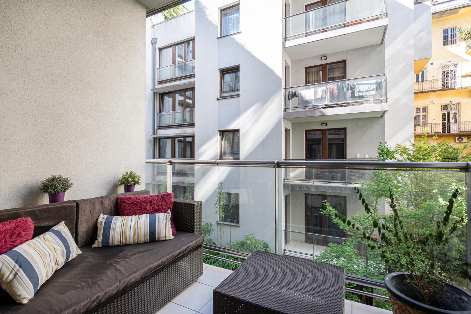Home Of Serenity - 2 Bdr, Free Parking And Terrace Budapesta Exterior foto